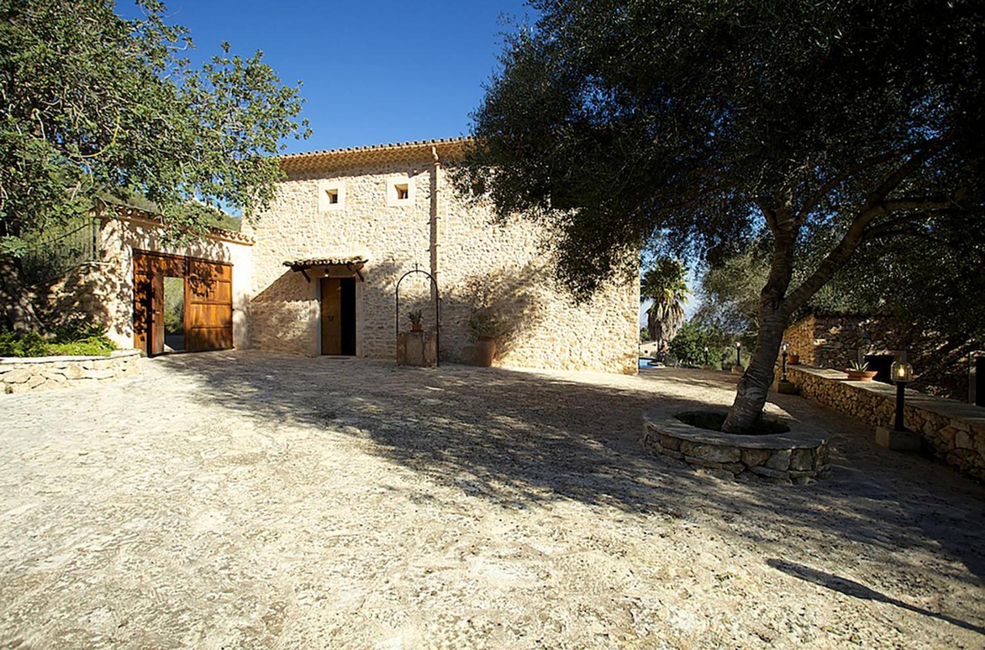 In A Peaceful Rural Setting For Large Groups Petra (Mallorca)